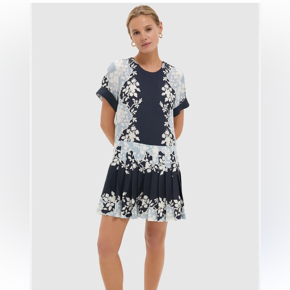 Tuckernuck Navy and Light Blue Floral Short-Sleeve Pleated Dress